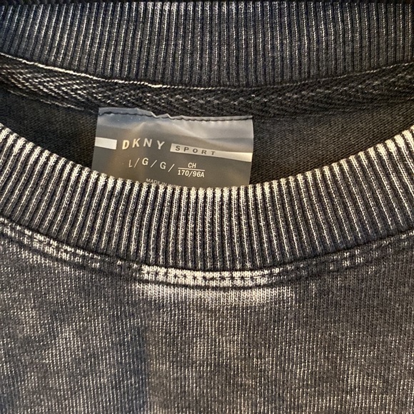 DKNY Sport, L, marbled tie dye gray, logo front, front pocket, perfect!  NWOT! - Picture 2 of 3